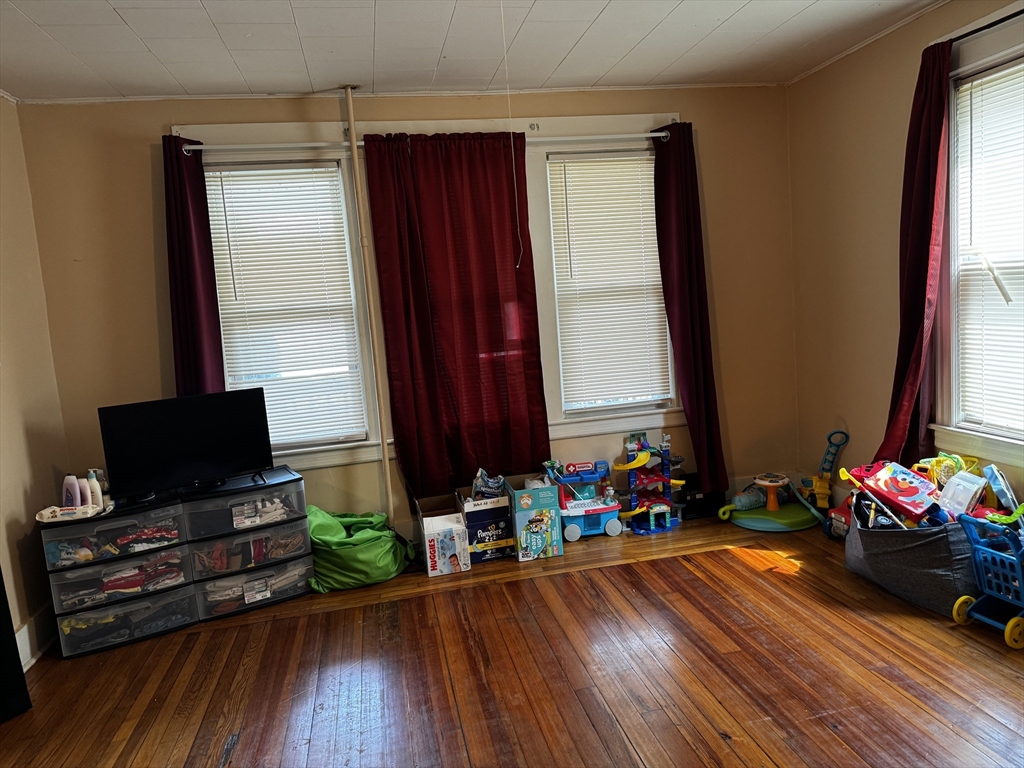 99 Wilmont Street Springfield, MA 01108 - Photo 7 of 8