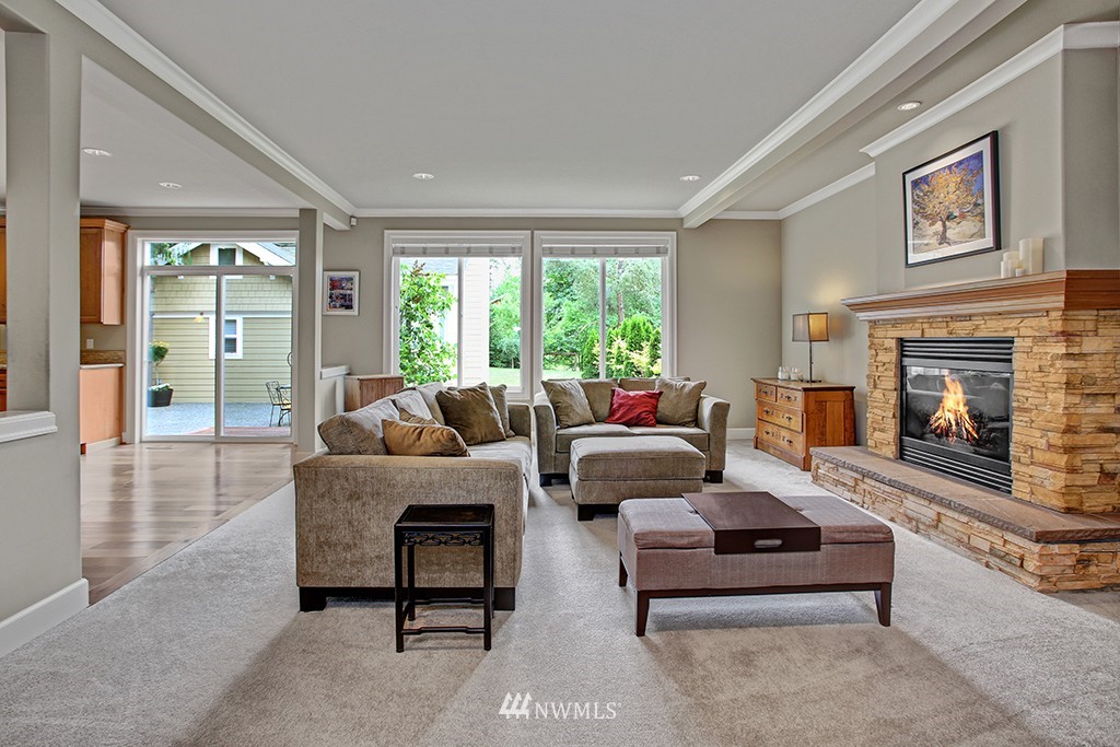 16307 Simonds Road Northeast Kenmore, WA 98028 - Photo 4 of 25