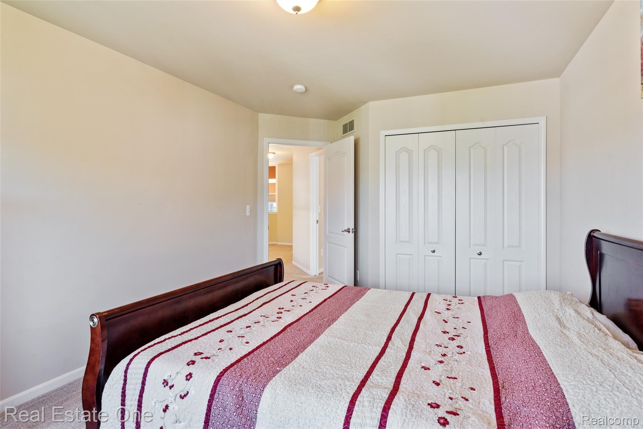 27666 Cromwell Road Novi, MI 48374 - Photo 24 of 33 BR 3-2