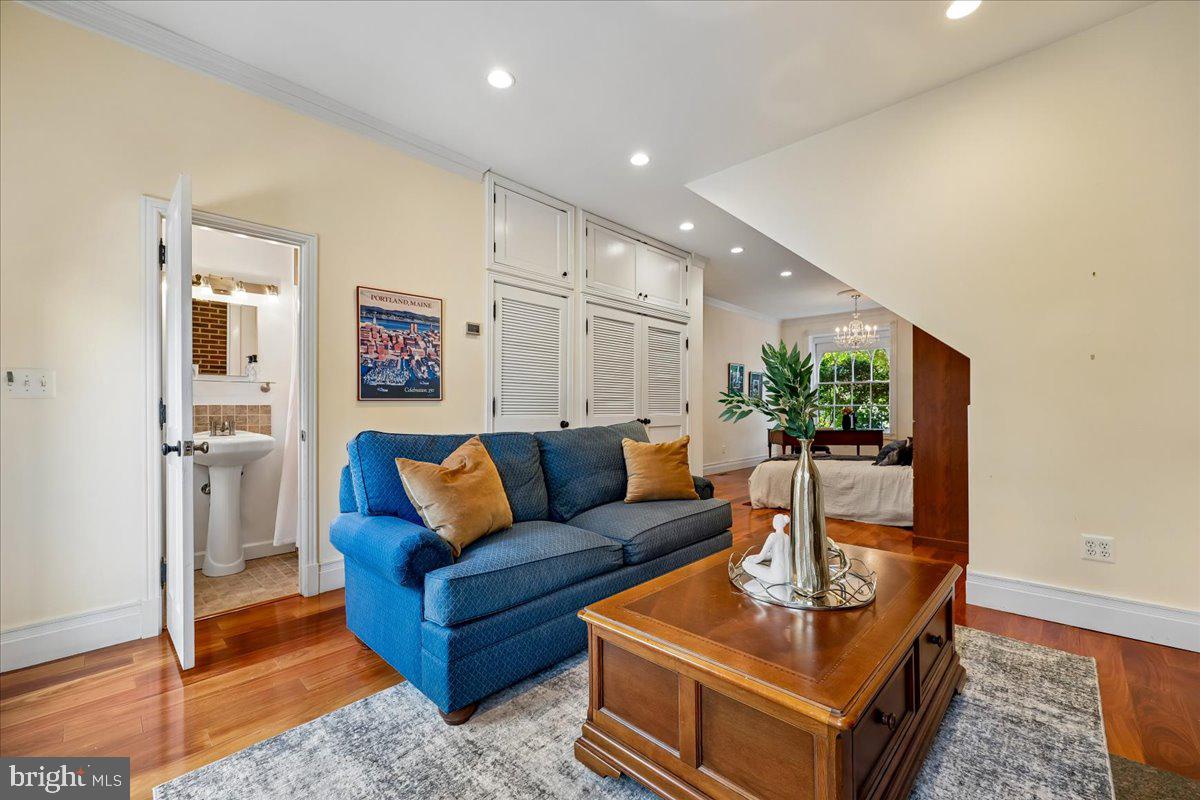 126 E Street Southeast Washington, DC 20003 - Photo 29 of 38