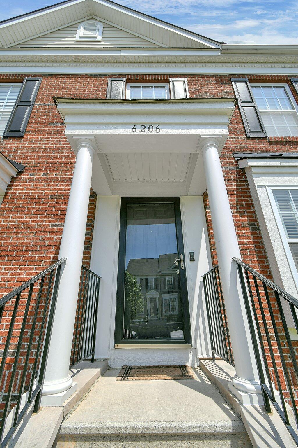 6206 Needletail Road Columbus, OH 43230 - Photo 3 of 25 4-web-or-mls-6206-needletail-rd