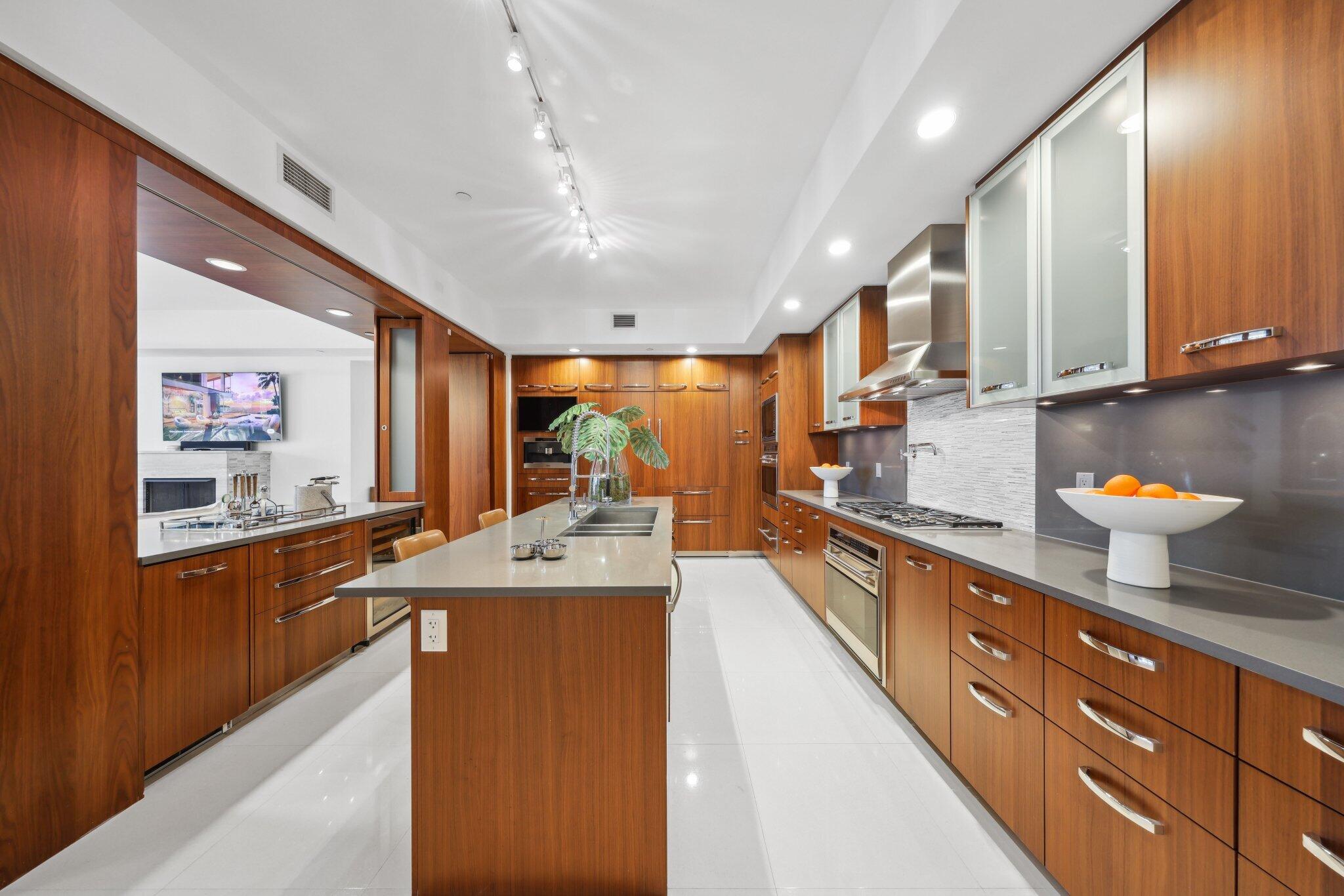 1000 South Ocean Boulevard, Unit 309 Boca Raton, FL 33432 - Photo 13 of 62 1000 South Ocean Boulevard - 44.jpg-SMAL