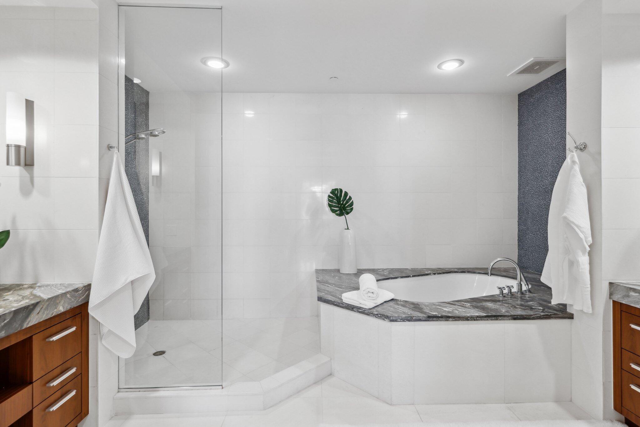 1000 South Ocean Boulevard, Unit 309 Boca Raton, FL 33432 - Photo 21 of 62 1000 South Ocean Boulevard - 58.jpg-SMAL