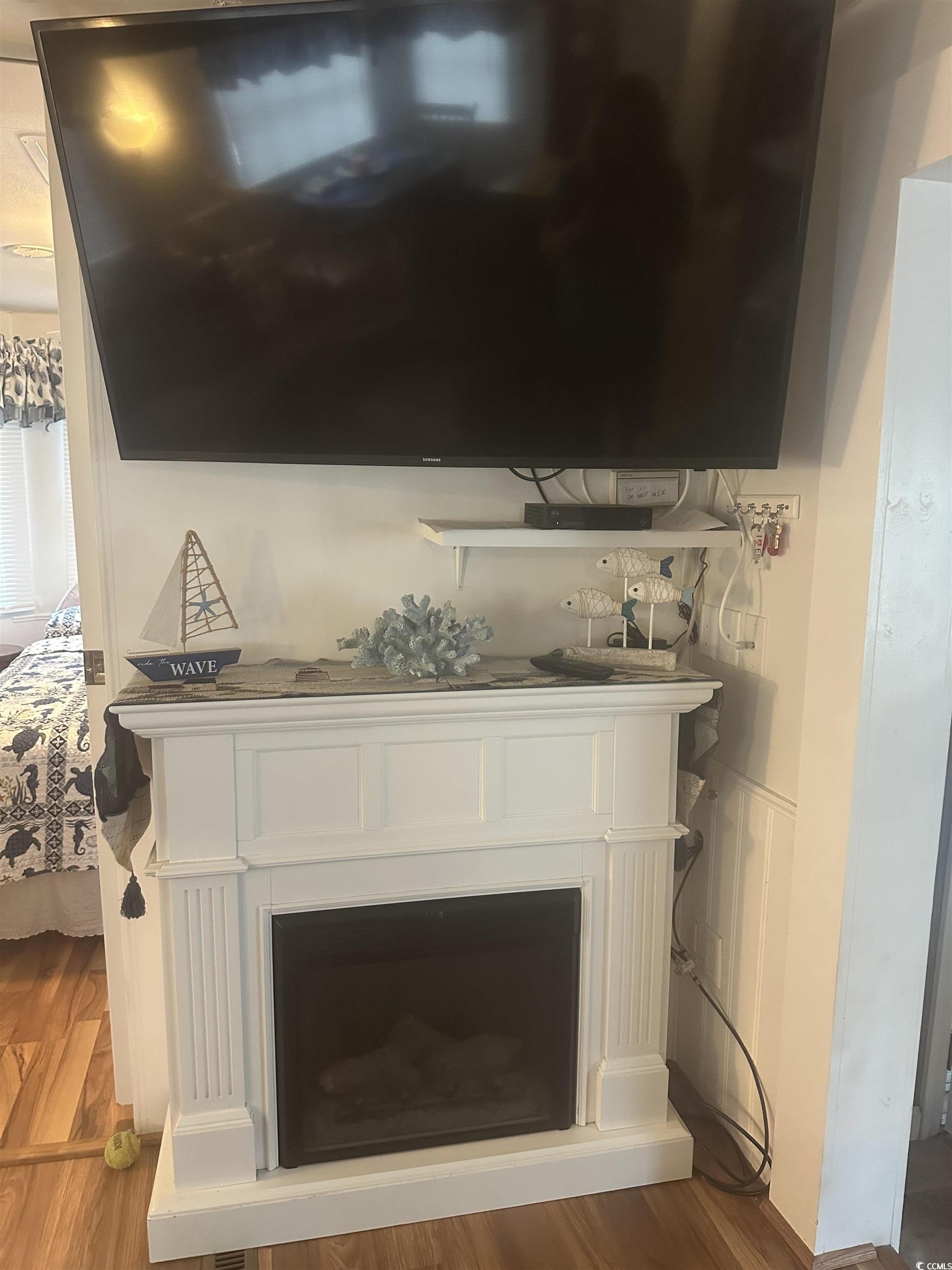 613-431 5th Avenue South Myrtle Beach, SC 29577 - Photo 10 of 36 Detailed view of wood finished floors