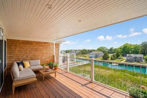 $649,000 | 68 Foster Avenue, Unit 4, Hampton Bays, NY 11946