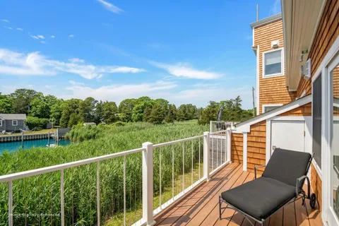 $649,000 | 68 Foster Avenue, Unit 4, Hampton Bays, NY 11946