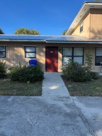 $1,400 | 948 Louisiana Avenue, Sebastian, FL 32958