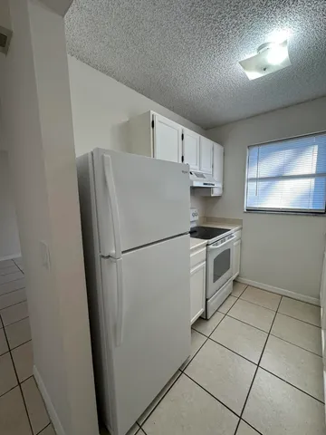 $1,400 | 948 Louisiana Avenue, Sebastian, FL 32958