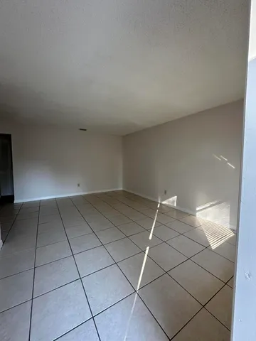 $1,400 | 948 Louisiana Avenue, Sebastian, FL 32958