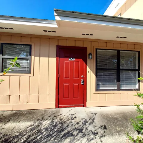 $1,400 | 948 Louisiana Avenue, Sebastian, FL 32958