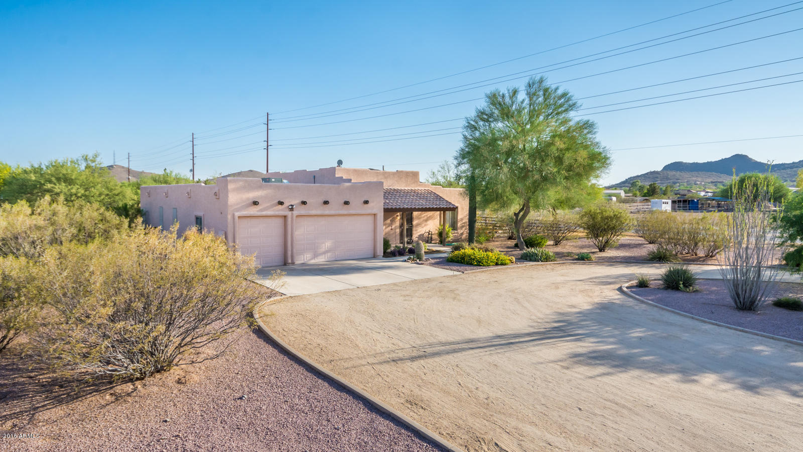 611 West Restin Road Phoenix, AZ 85086 - Photo 3 of 48 611 W Restin Rd - MLS-6