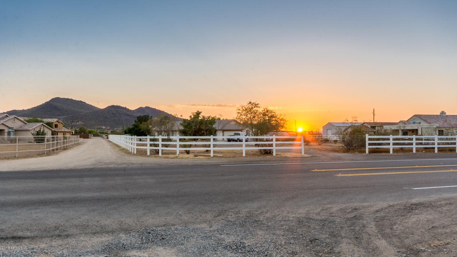 611 West Restin Road Phoenix, AZ 85086 - Photo 5 of 48 611 W Restin Rd - MLS-48