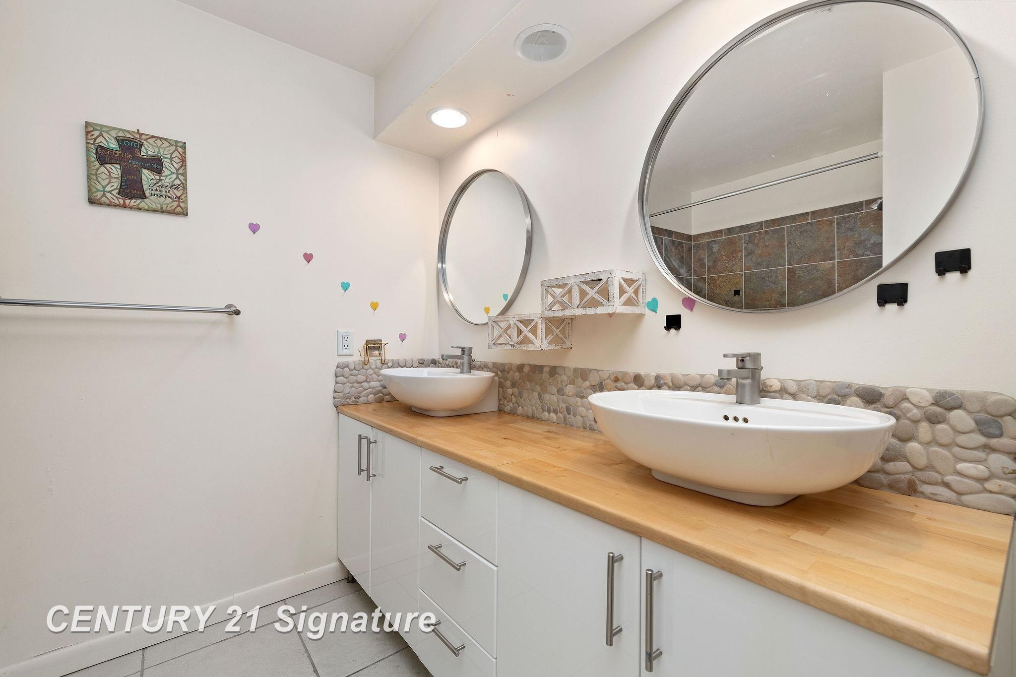 4515 Gratiot Road, Unit 8 Saginaw, MI 48638 - Photo 12 of 22 Gallery Image 12