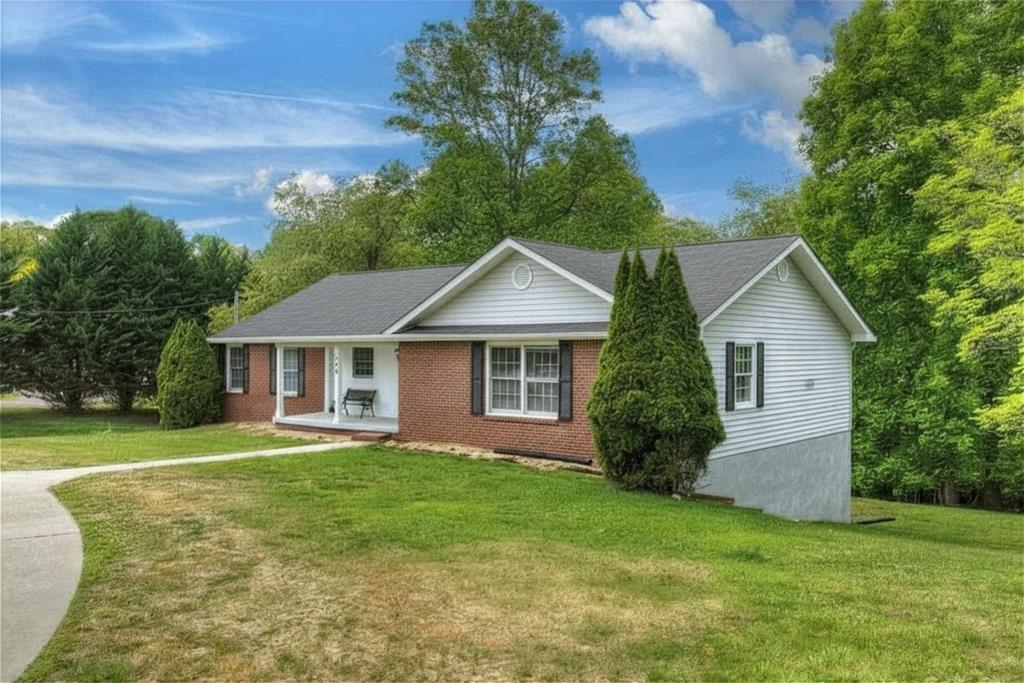 380 La Vista Drive Blue Ridge, GA 30513 - Photo 2 of 48