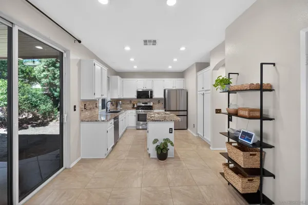 $679,900 | 43165 Sereno Drive, Temecula, CA 92592