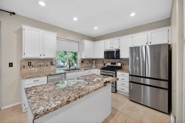 $679,900 | 43165 Sereno Drive, Temecula, CA 92592