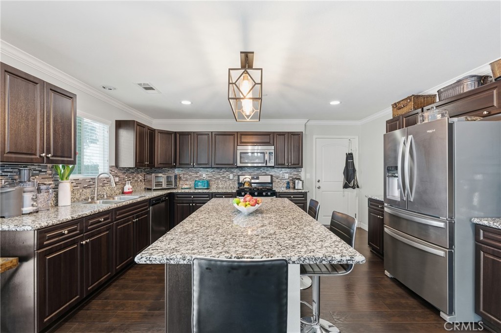 26537 Azalea Street Moreno Valley, CA 92555 - Photo 18 of 48