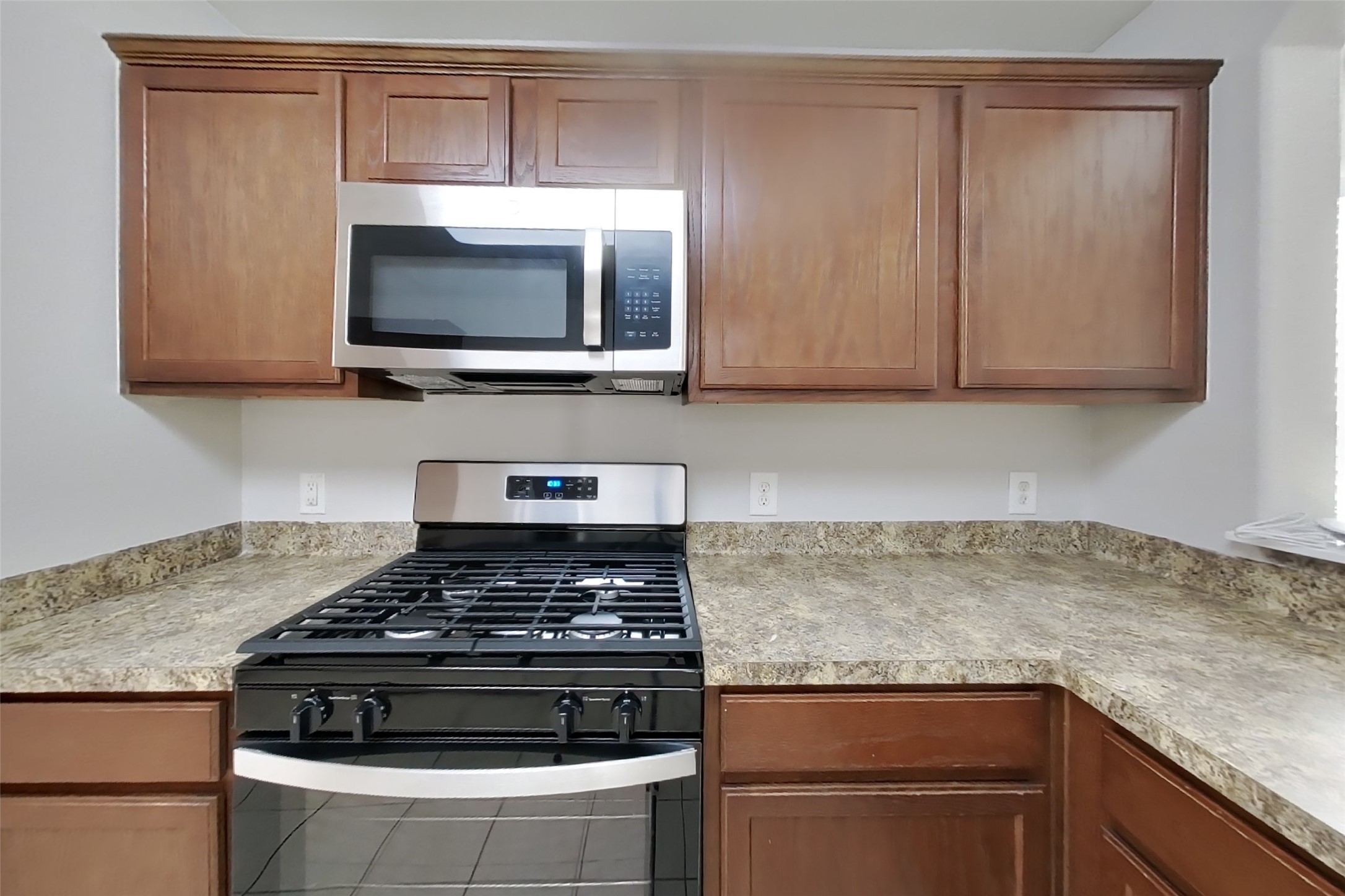21342 Bandera Ranch Lane Katy, TX 77449 - Photo 6 of 15 Gallery Image 6