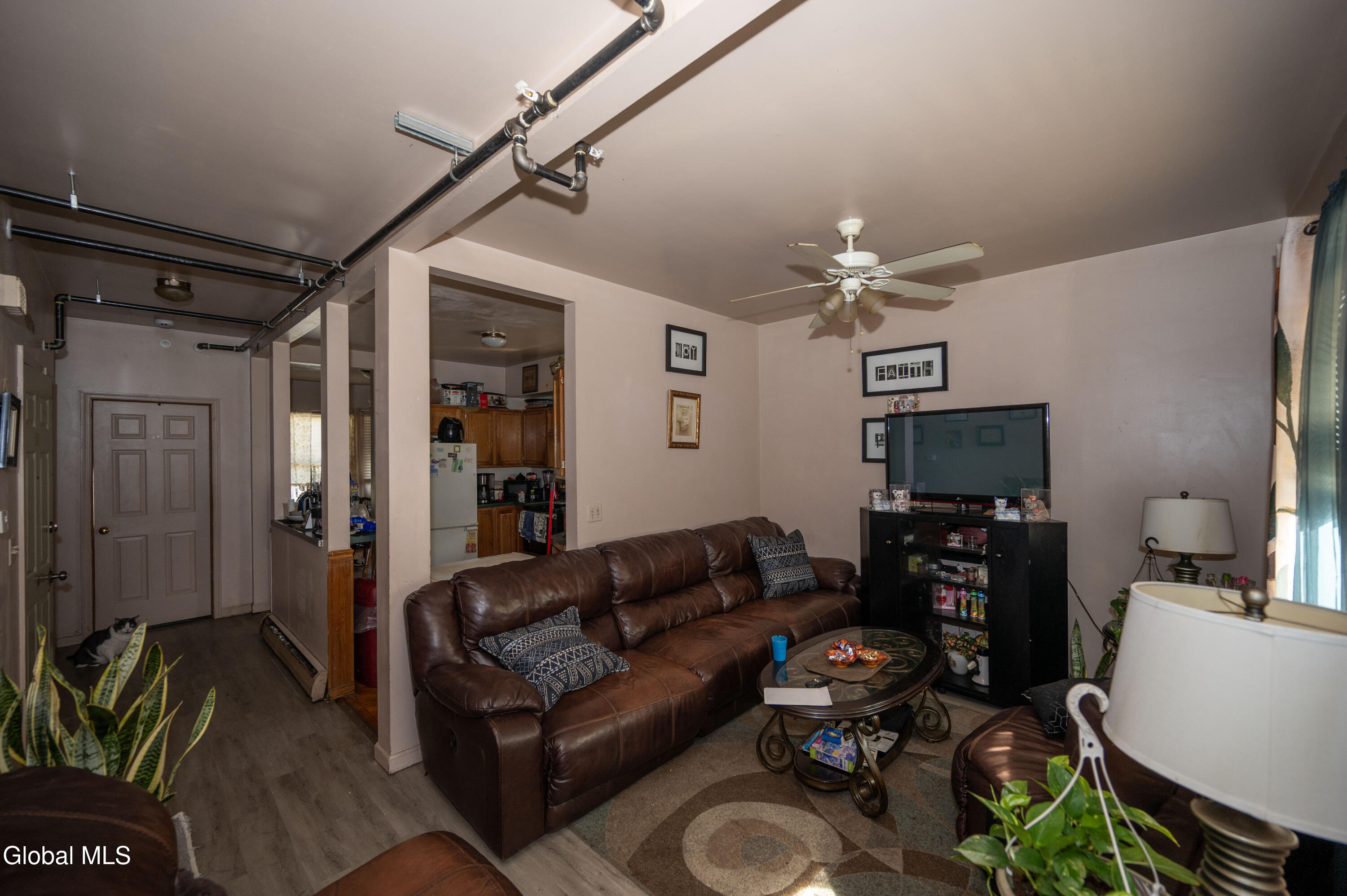 446 Second Avenue Albany, NY 12209 - Photo 13 of 17 2nd floor living room 2