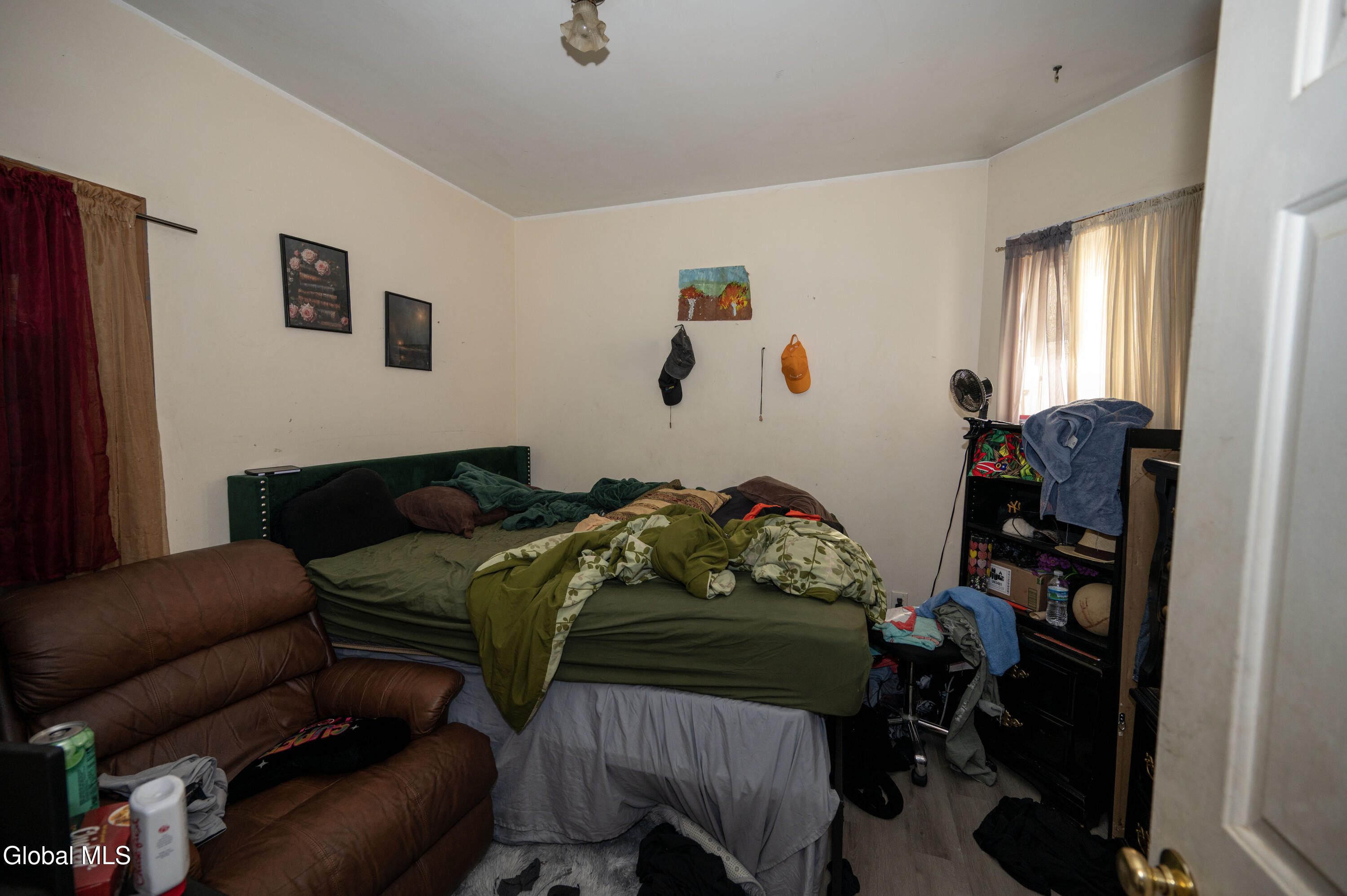 446 Second Avenue Albany, NY 12209 - Photo 4 of 17 1st floor 1st bedroom