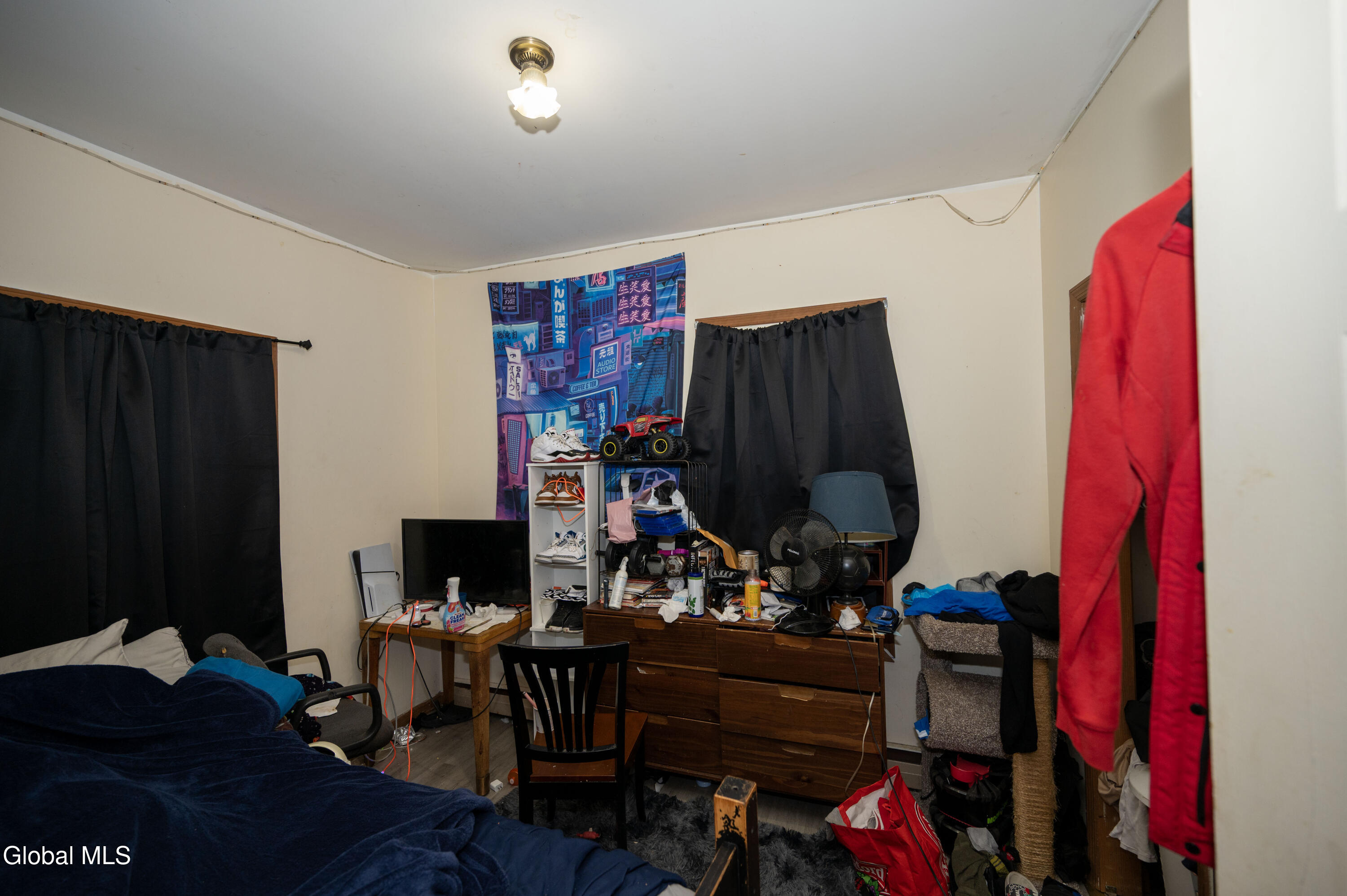 446 Second Avenue Albany, NY 12209 - Photo 5 of 17 1st floor 2nd bedroom