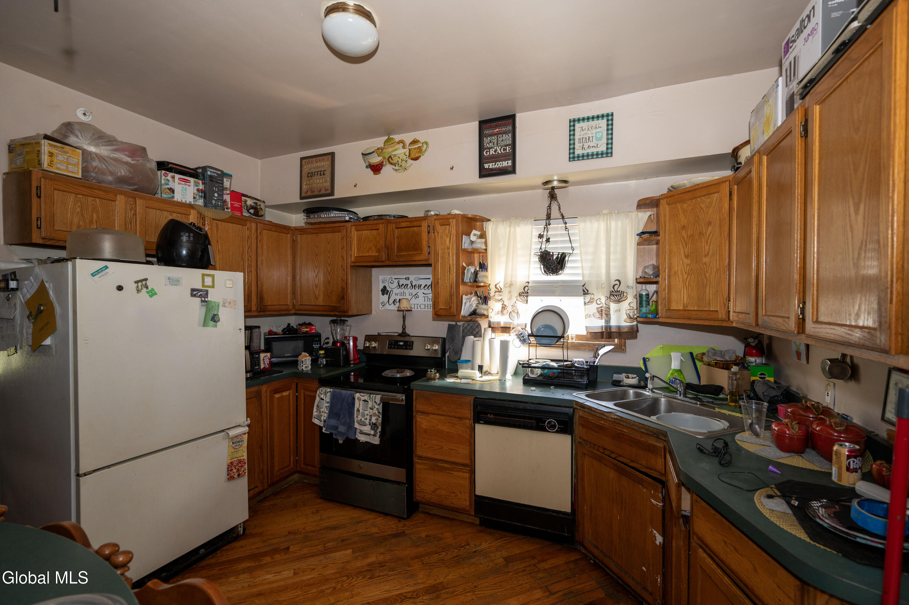 446 Second Avenue Albany, NY 12209 - Photo 10 of 17 2nd floor kitchen 1