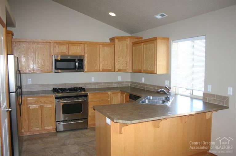 63221 Northeast Boyd Acres Road Bend, OR 97701 - Photo 4 of 18 Additional Photo