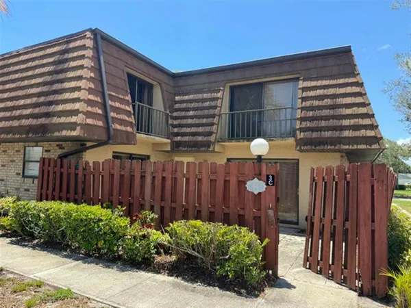 $2,000 | 1402 Nebraska Avenue, Unit 3, Fort Pierce, FL 34950