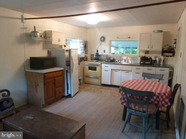 849 Creek Road Newport, PA 17074 - Photo 2 of 17 Gallery Image 2