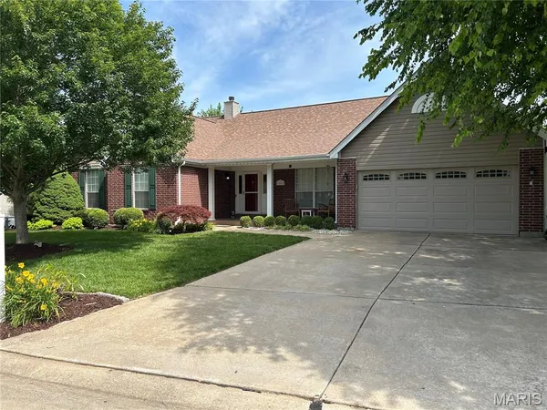 $479,900 | 7462 Little Oaks Drive, O'Fallon, MO 63368