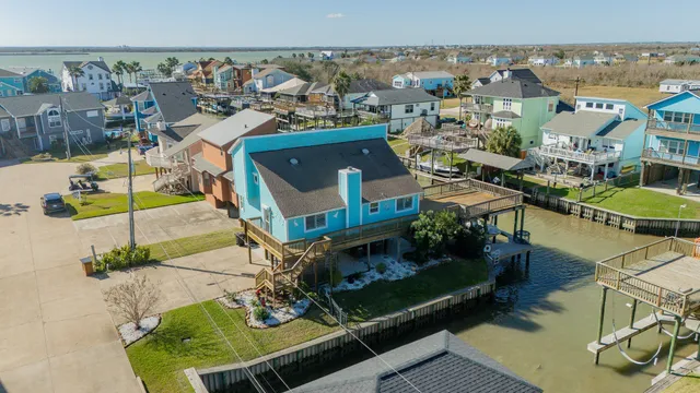 $595,000 | 1210 Island Drive, Dickinson, TX 77539