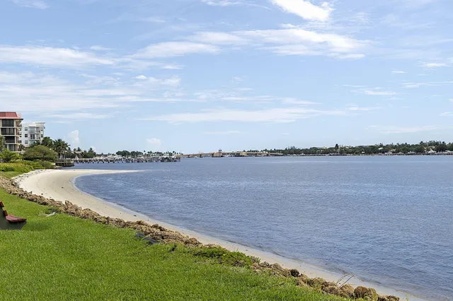 $360,000 | 110 Half Moon Circle, Unit D1, Hypoluxo, FL 33462