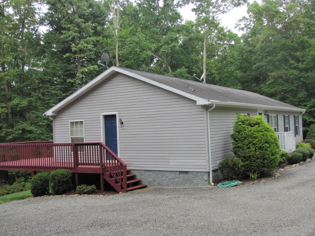110 Old Post Road Moneta, VA 24121 - Photo 22 of 99 Left Front View
