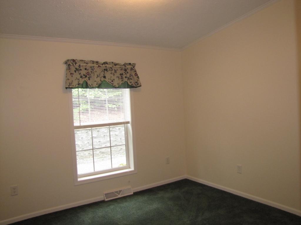 110 Old Post Road Moneta, VA 24121 - Photo 36 of 99 an empty room with a window