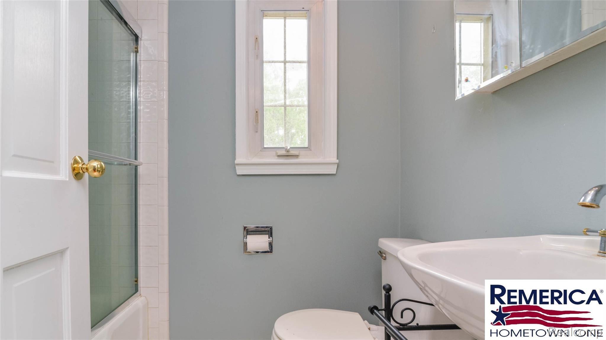 1735 Graefield Road, Unit 117 Birmingham, MI 48009 - Photo 17 of 36 Full Bath 1.1