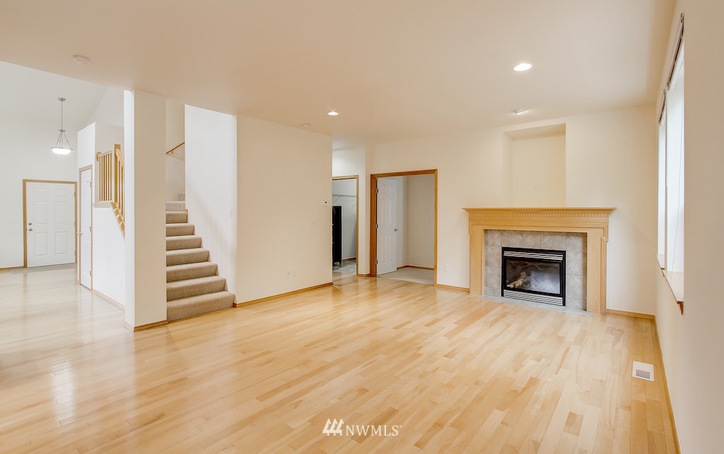 6218 Northeast 7th Court Renton, WA 98059 - Photo 12 of 21 Gallery Image 12