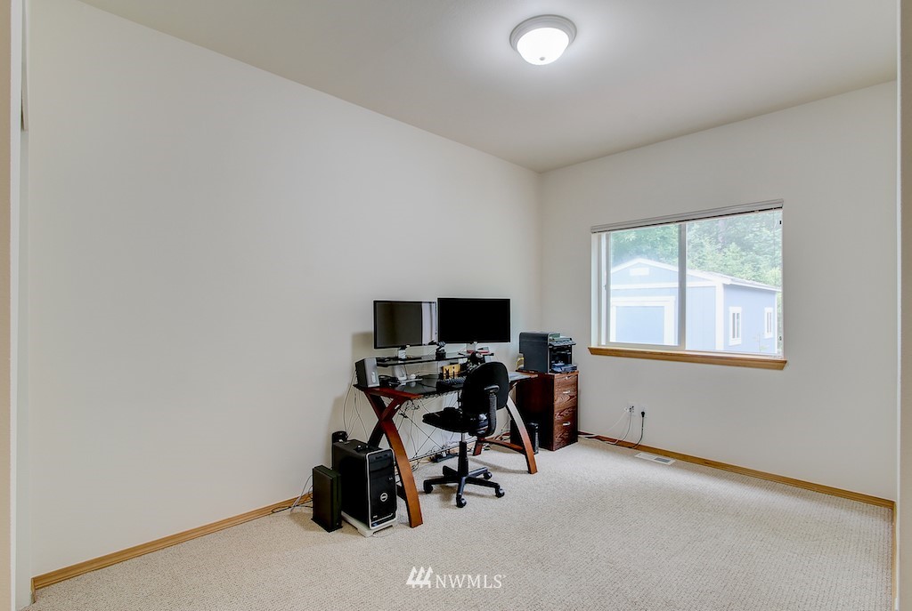 6218 Northeast 7th Court Renton, WA 98059 - Photo 13 of 21 Gallery Image 13