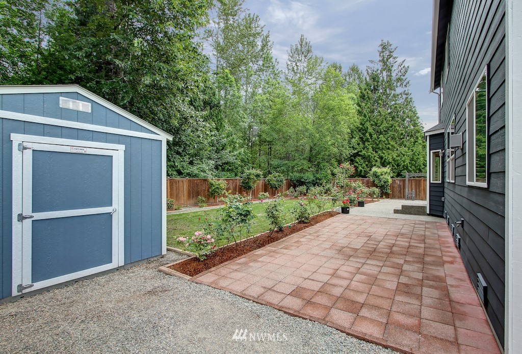 6218 Northeast 7th Court Renton, WA 98059 - Photo 4 of 21 Gallery Image 4
