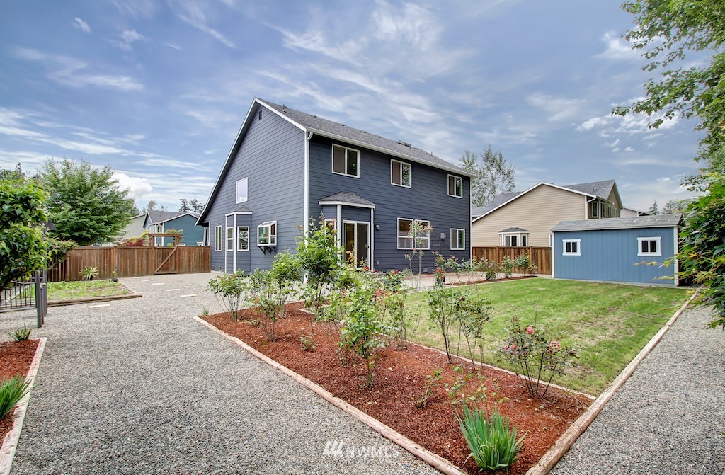 6218 Northeast 7th Court Renton, WA 98059 - Photo 5 of 21 Gallery Image 5