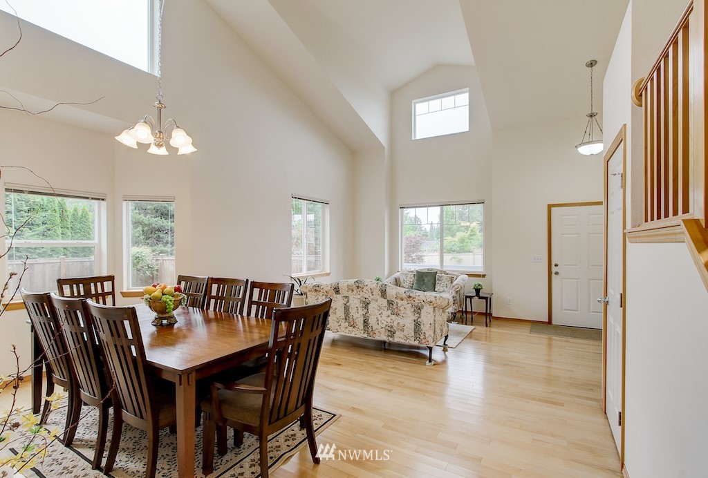 6218 Northeast 7th Court Renton, WA 98059 - Photo 7 of 21 Gallery Image 7