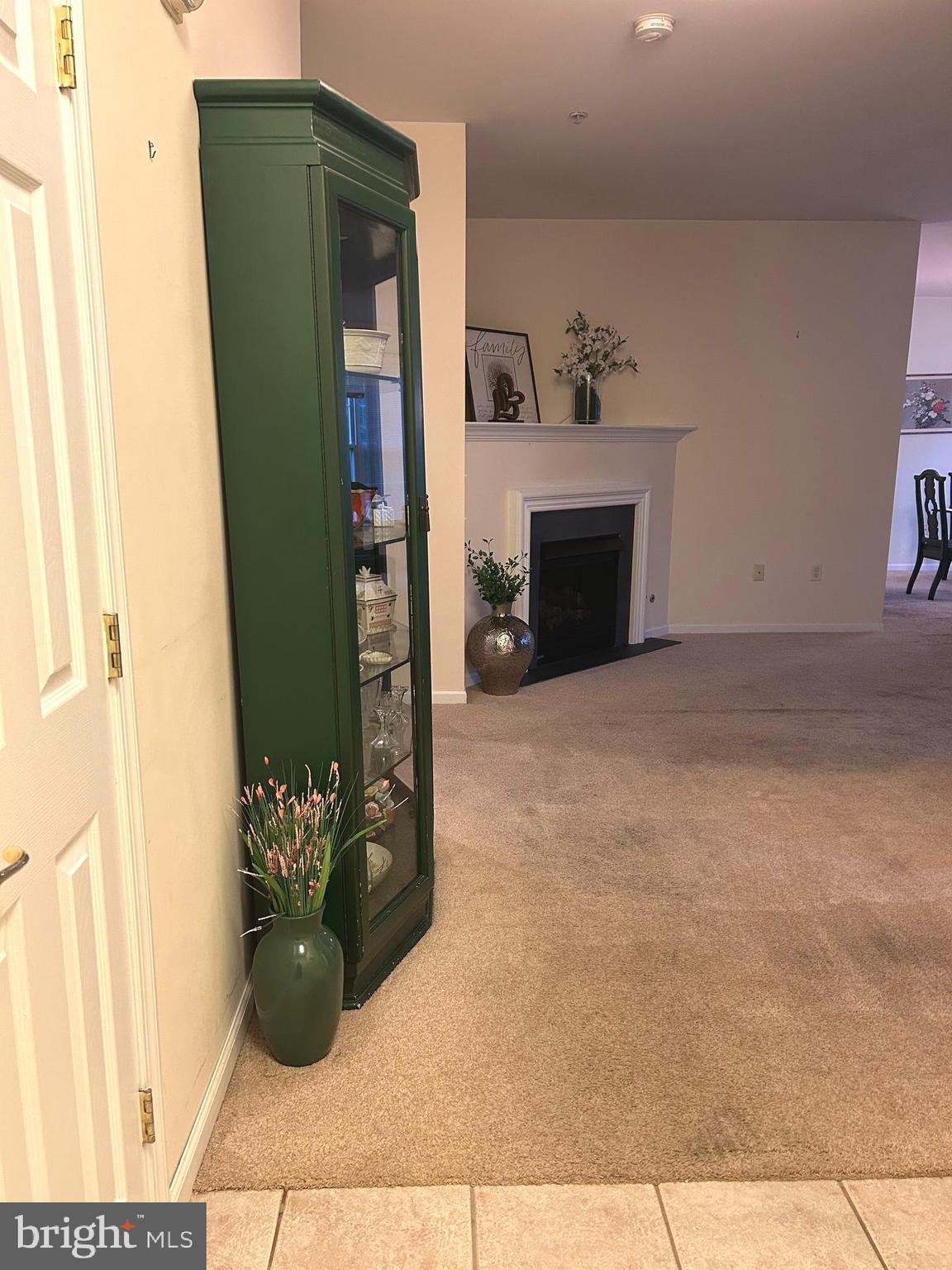 111 Kyle Way Ewing, NJ 08628 - Photo 5 of 25 Foyer