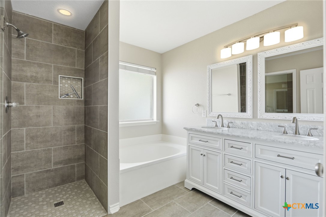 2208 Stonecrest Path New Braunfels, TX 78130 - Photo 15 of 23 Recently updated Primary Bathroom