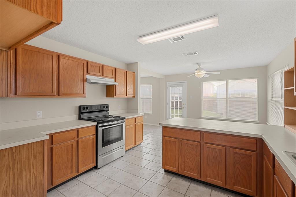 308 Valley Ridge Drive Red Oak, TX 75154 - Photo 9 of 24