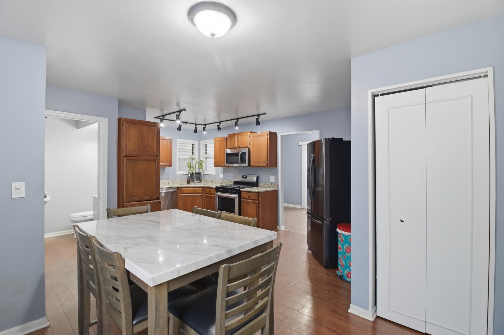 421 Farmbrook Court Romeoville, IL 60446 - Photo 8 of 23 Gallery Image 8