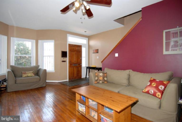 1007 E Street Northeast Washington, DC 20002 - Photo 2 of 21 Living Room