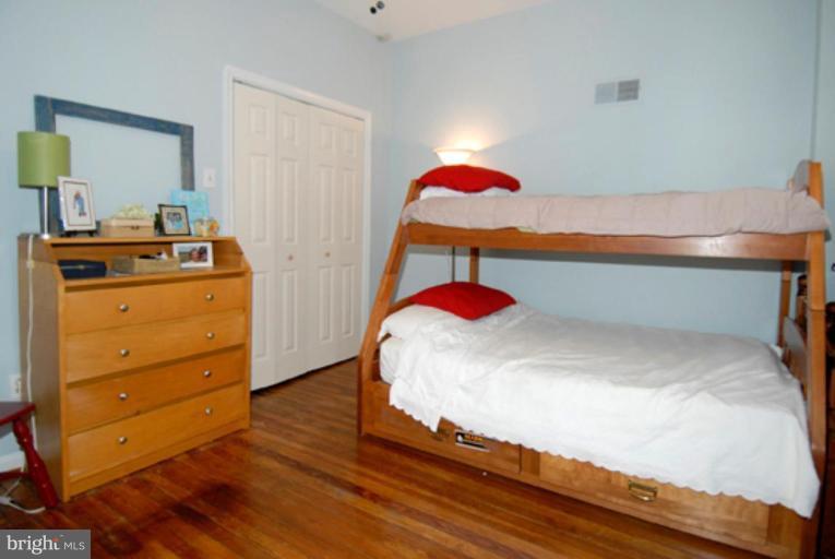 1007 E Street Northeast Washington, DC 20002 - Photo 8 of 21 Bedroom #3