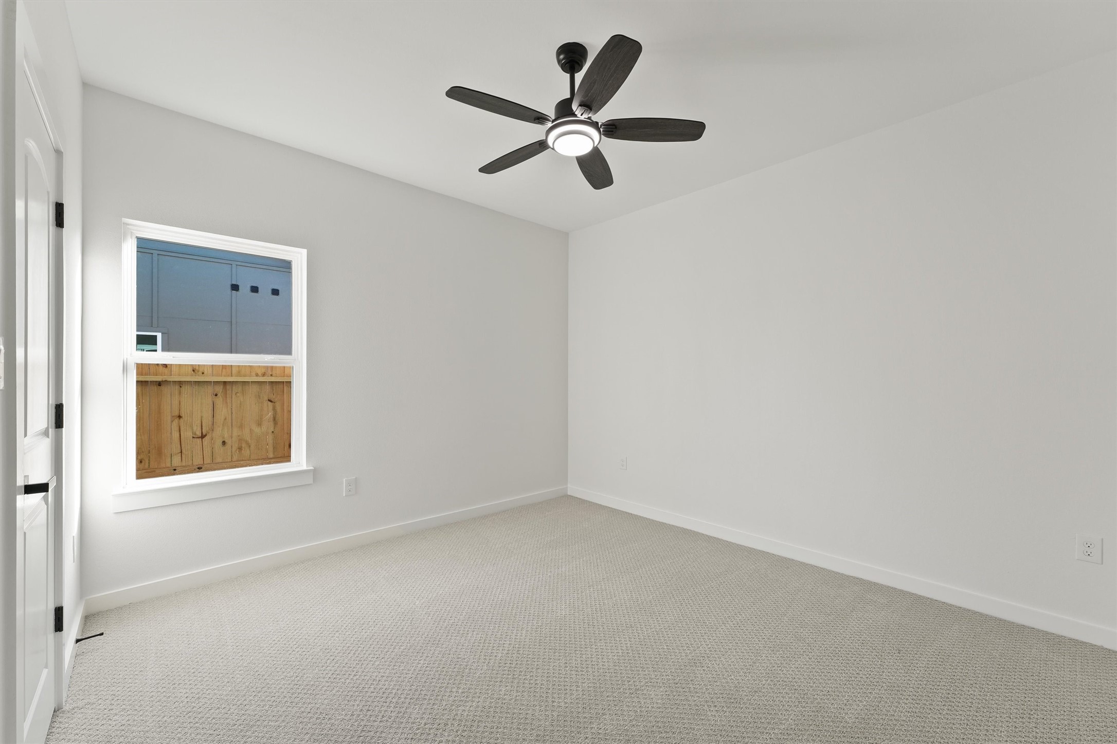 256 Davis Bend Road Alvin, TX 77511 - Photo 22 of 34 an empty room