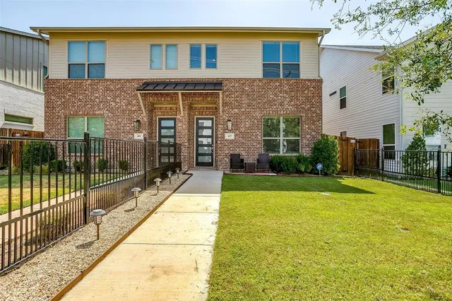 $414,999 | 207 Athenia Drive, Fort Worth, TX 76114