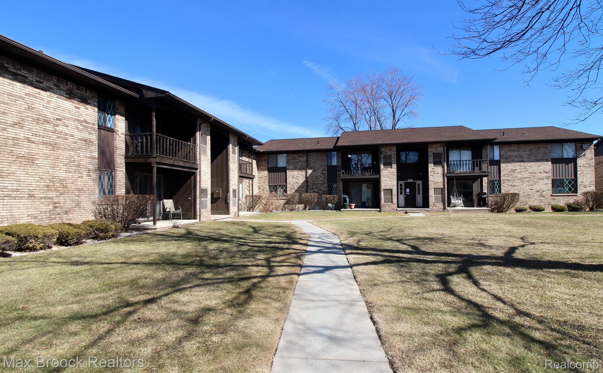 256 East Thirteen Mile Road, Unit 6 Madison Heights, MI 48071 - Photo 2 of 29