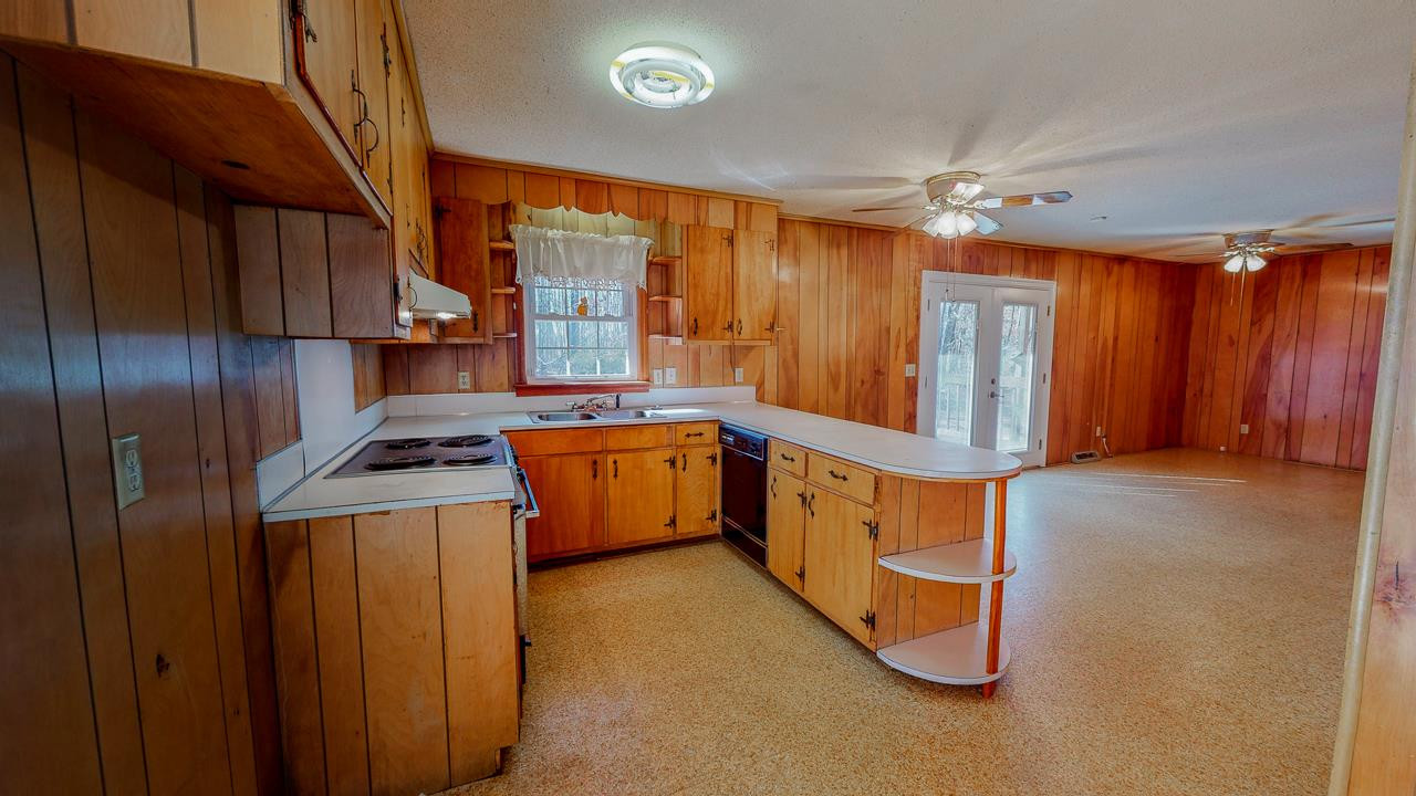 122 Henderson Road Roxboro, NC 27573 - Photo 2 of 27 Photo 2